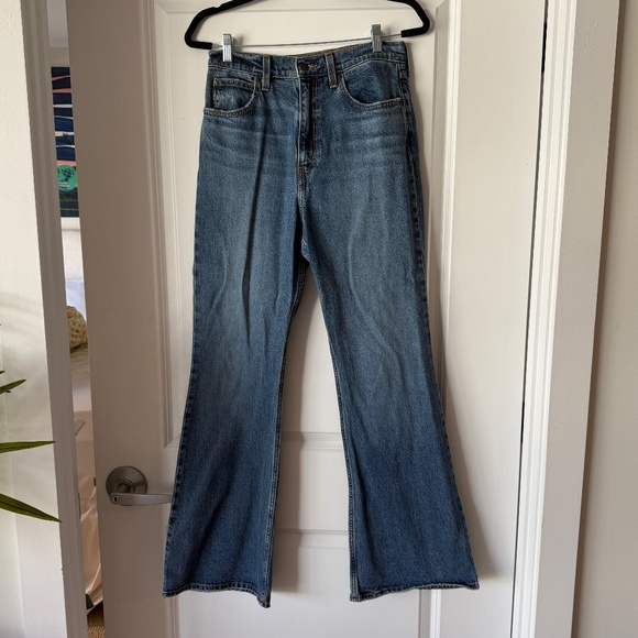 Levi's Premium 70'S HIGH RISE FLARE WOMEN'S JEANS - Picture 3 of 7